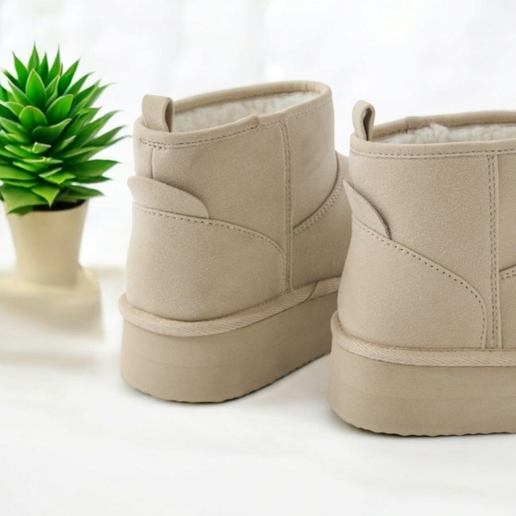 NEW! AE Hangout Booties  Sz 8 - Picture 3 of 9